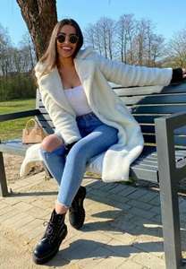 Talas Escort İlanları: Farkını Konuşturan Kadın
