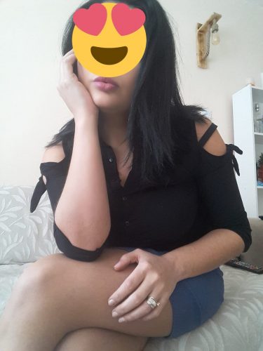 Seksapel ön sevişme yapan hanım Ilter